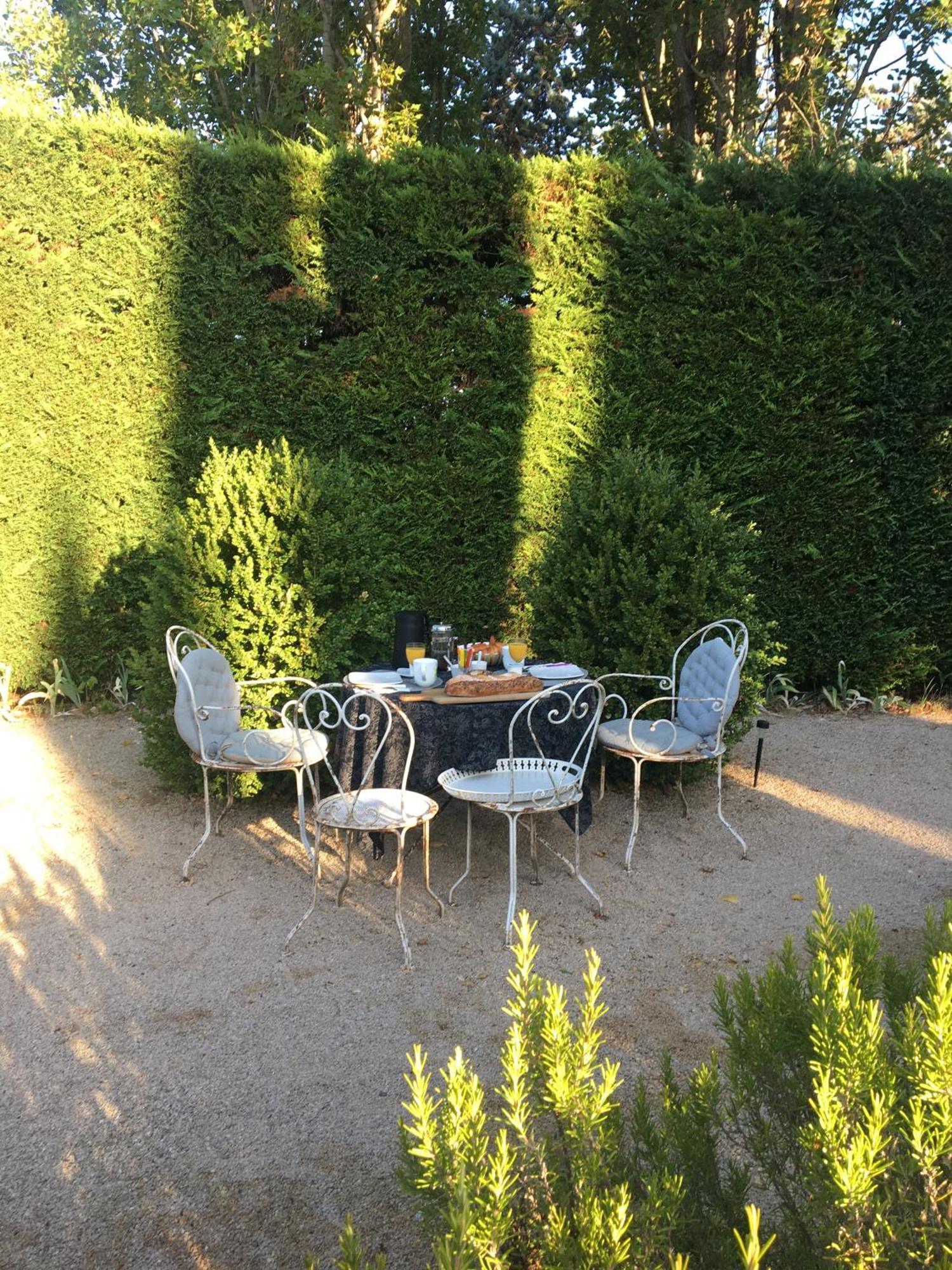 B&B Chambre De Julie Le Jardin ヴェゾン・ラ・ロメーヌ エクステリア 写真